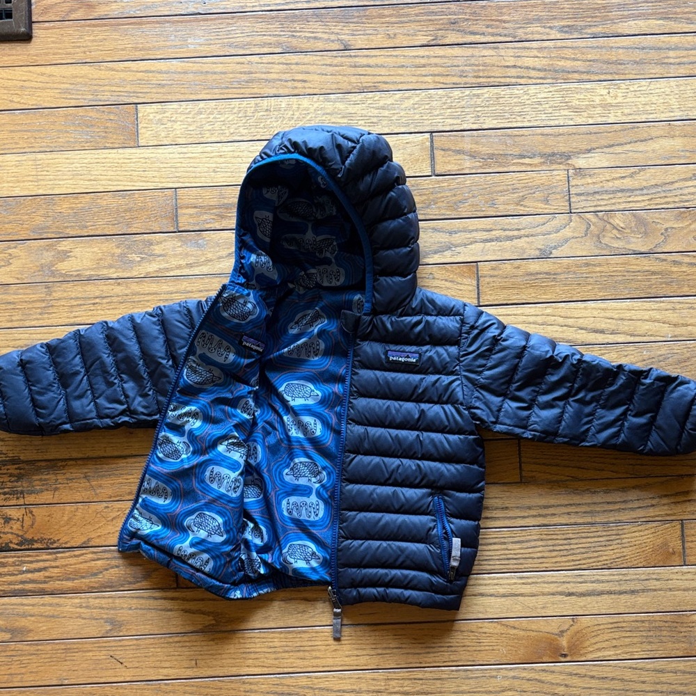Patagonia reversible Dark Blue Hooded Puffer Jacket
